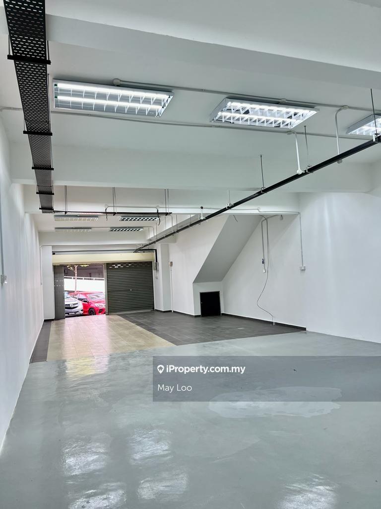 3 Storey Shoplot best price unit