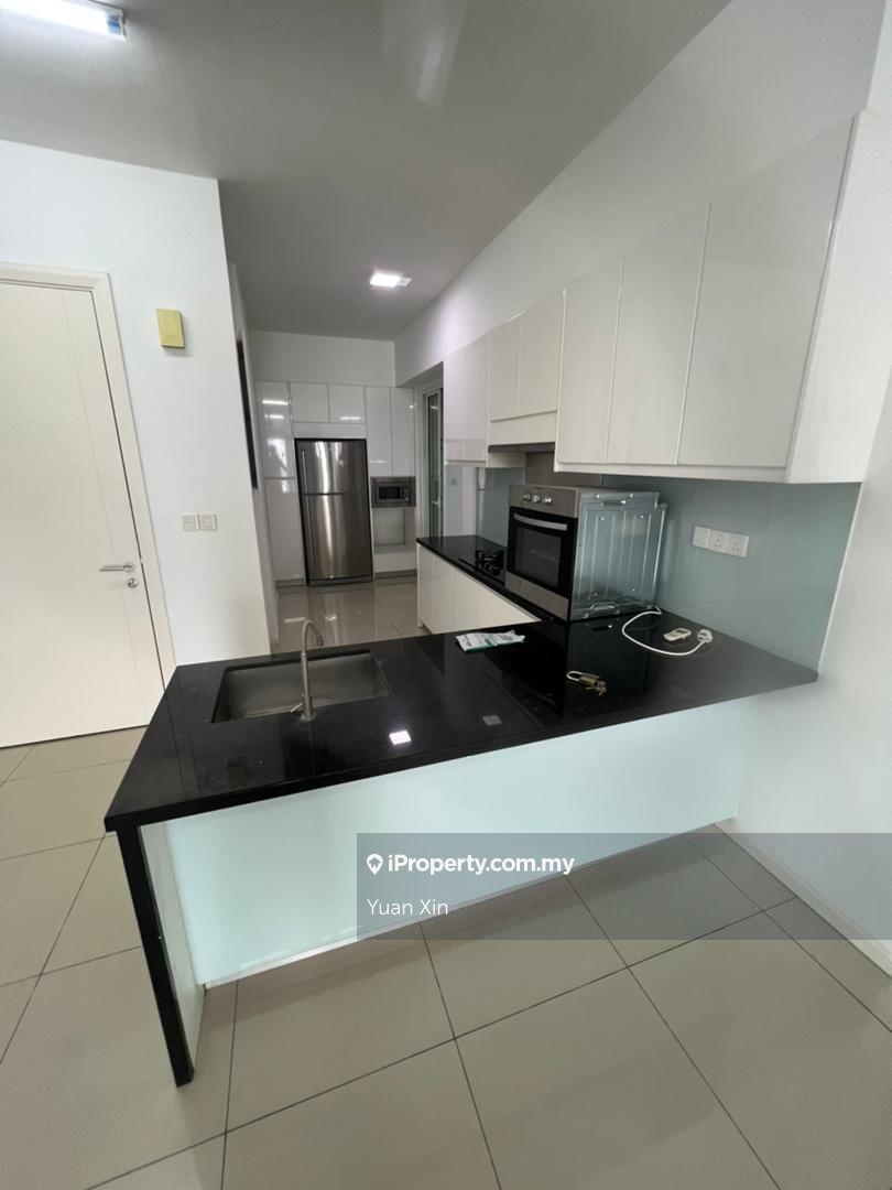 288 residency, partly furnished, 4room 3bath, kitchen, 1600sqfeet, 