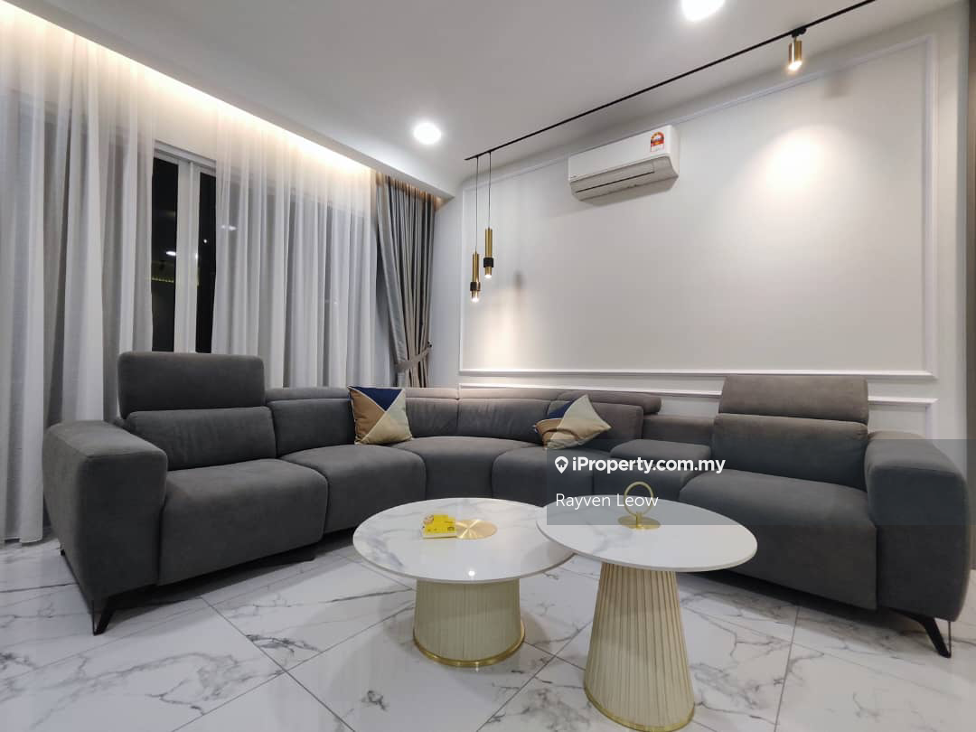 Fully Furnished & Well Renovated unit for Rent @ Quaywest Residence