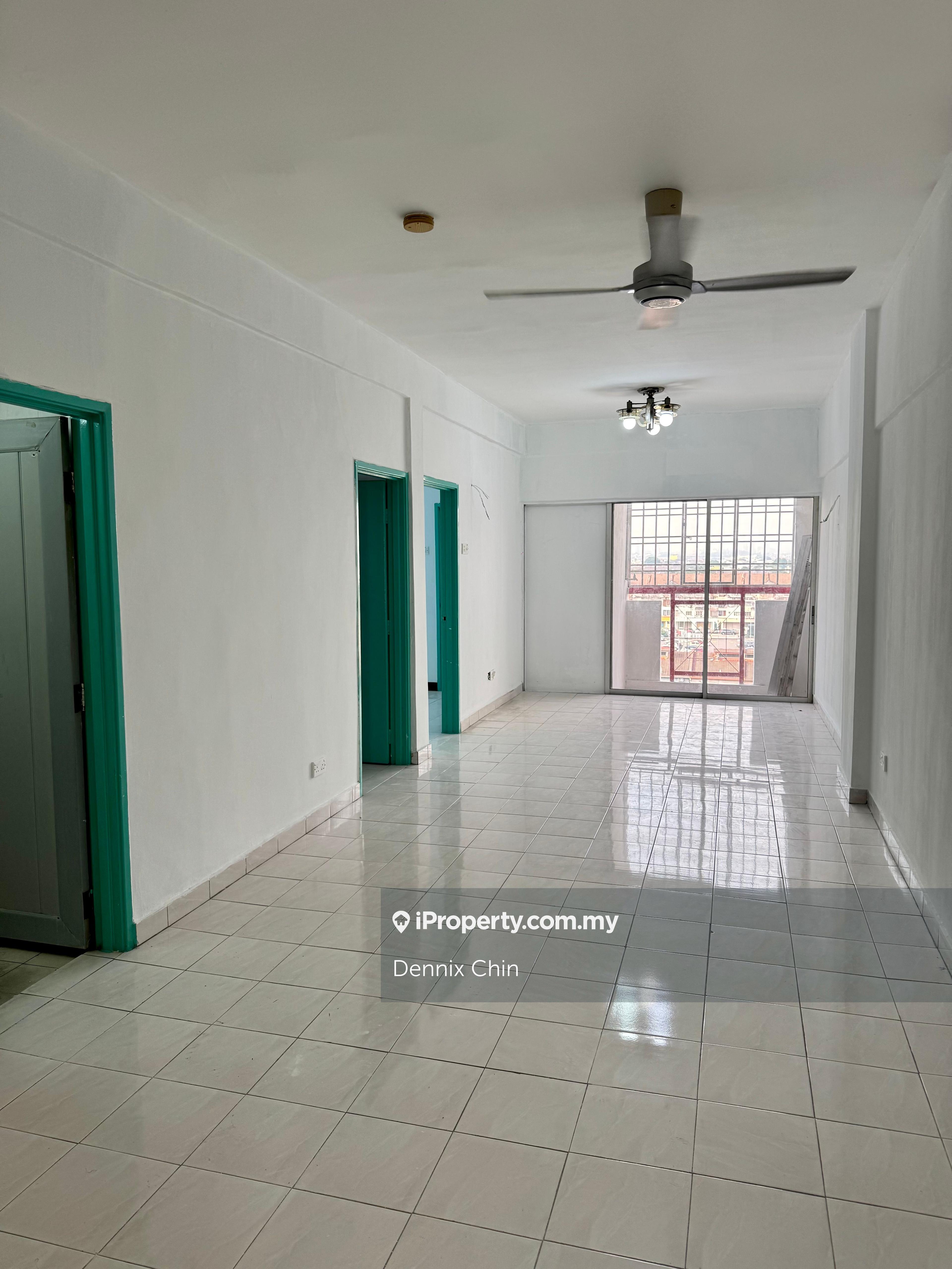 Fire Sell - Plaza Serdang Raya Condo beside MRT Station Good location