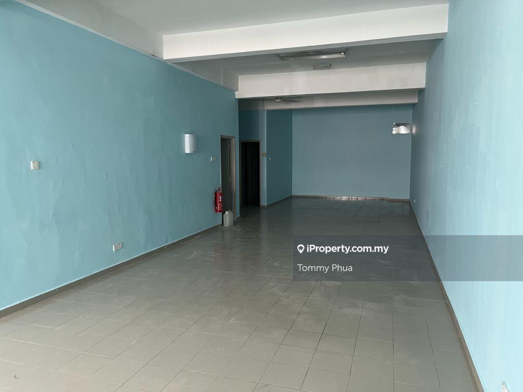 Permas Jaya Permas Mall 2nd Floor Intermediate shop lot for rent 1500