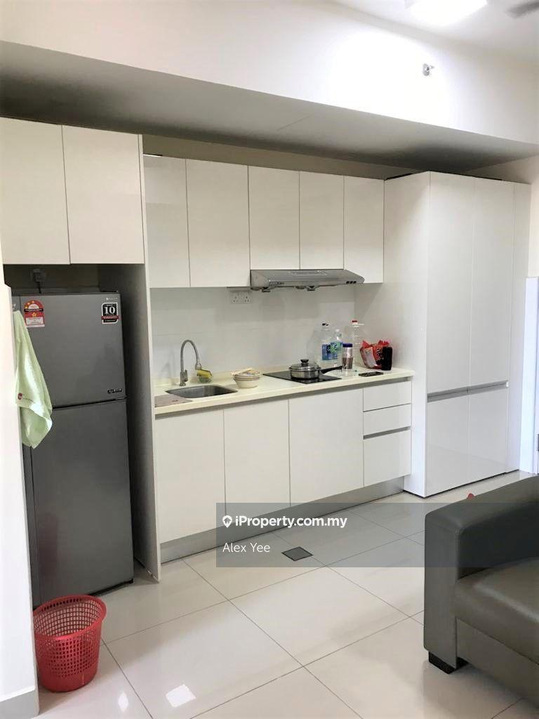 Special unit w 2 carparks, facing mosque, very nice view, full furnish