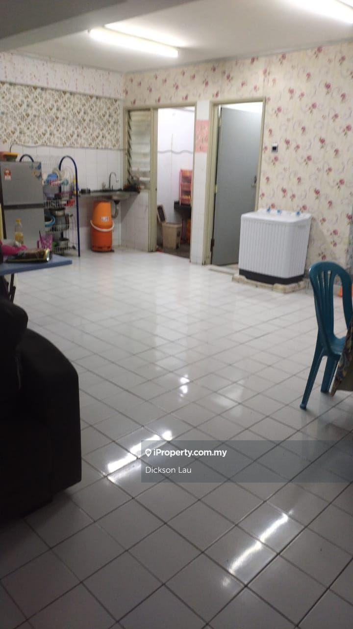 Desa Dua Apartment