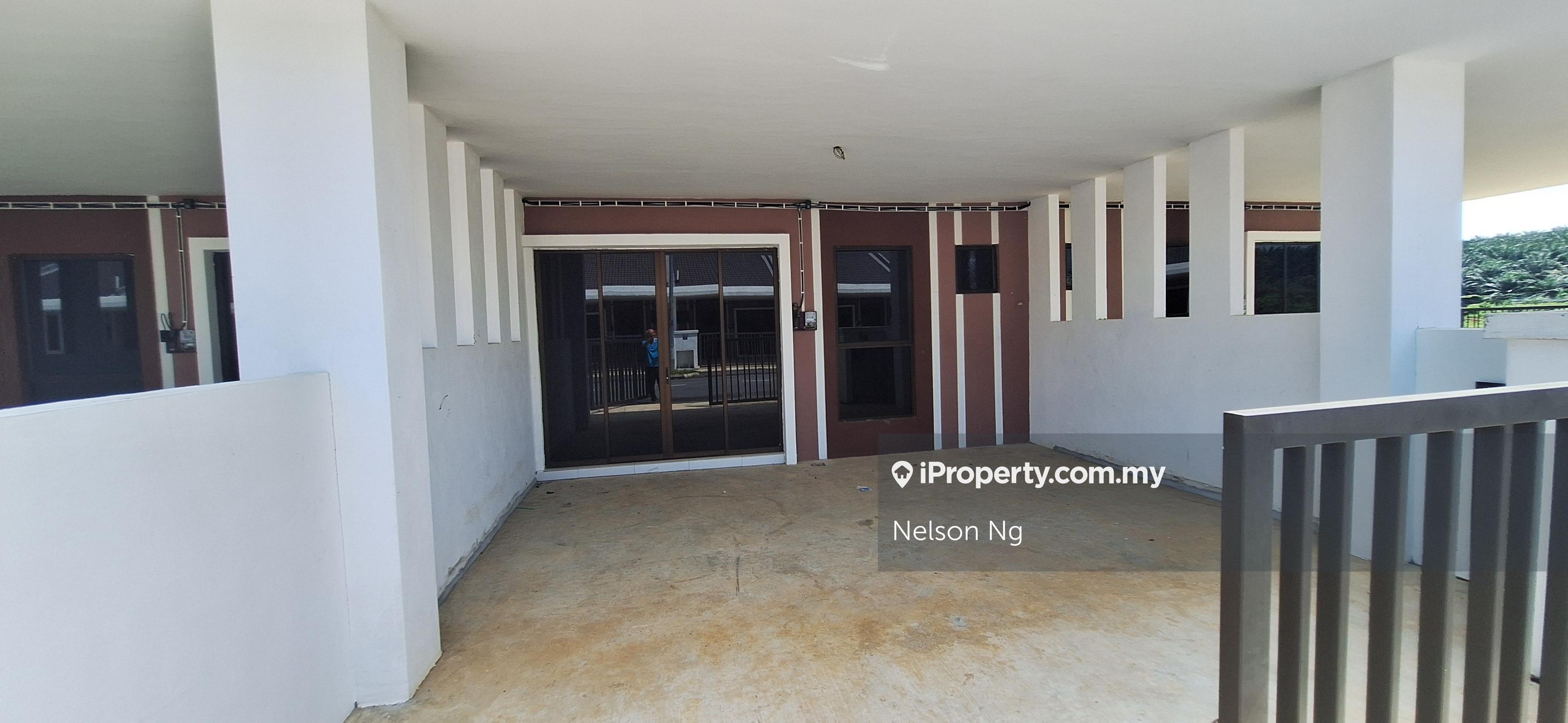Lukut Town near Taman Lukut Makmur New Single Storey Terrace 