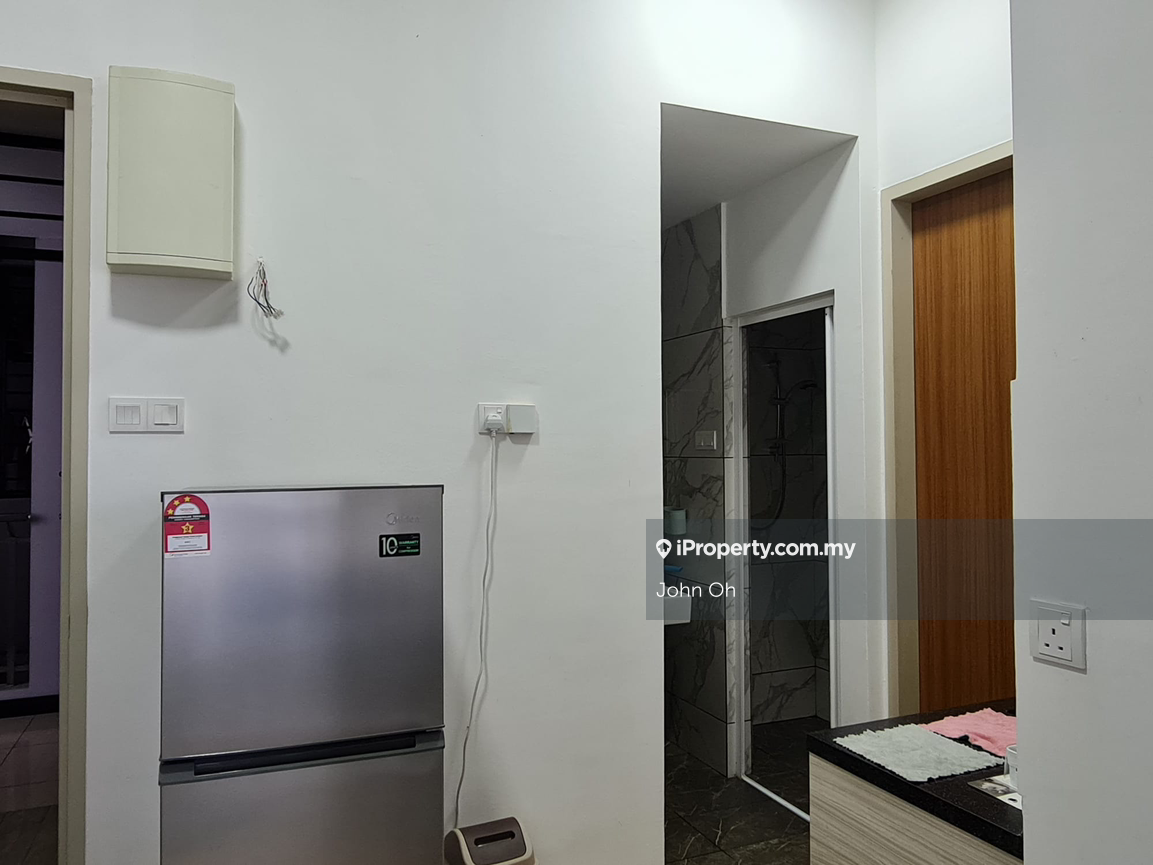 Subang Grand Ss 13 or ss15 soho 2r 1cp fully furnish for rent or Sale 
