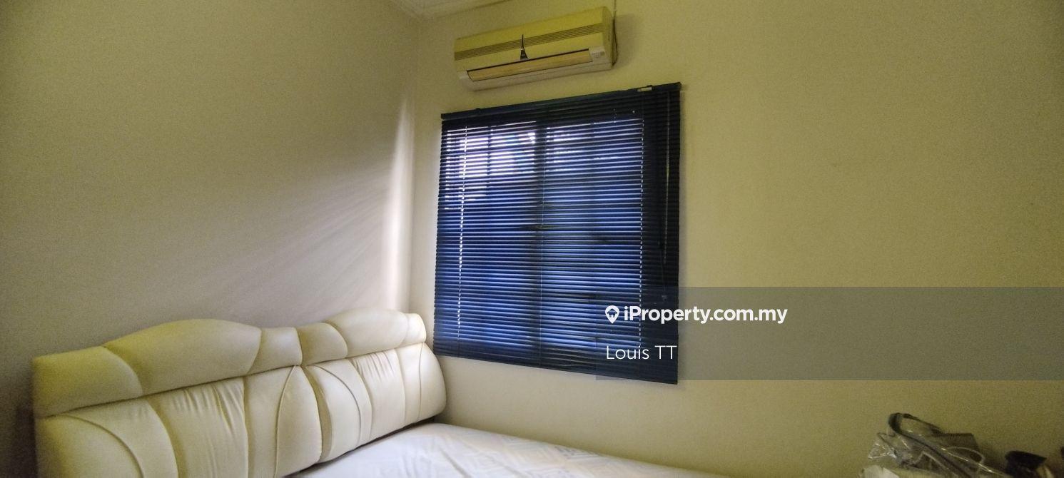 Freehold Large built up terrace with 24 hours security 