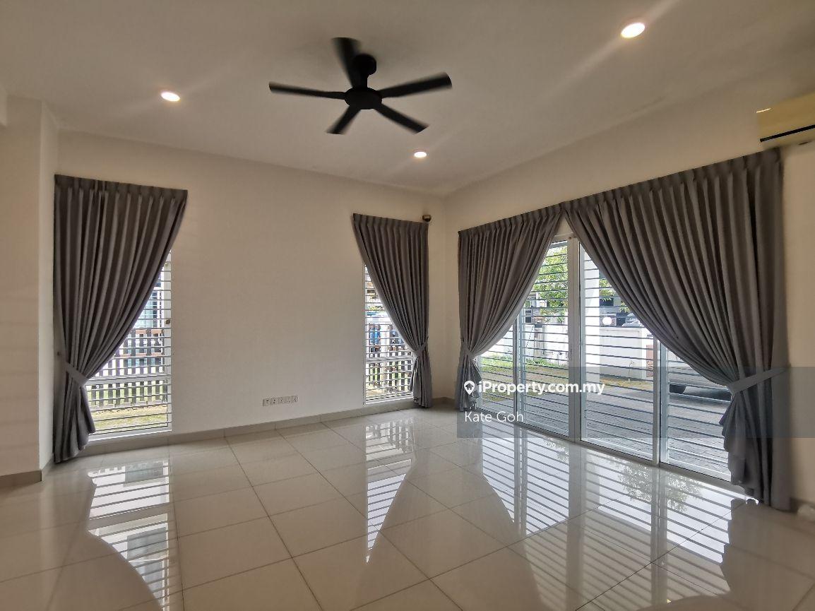Semi-D house for Rent
