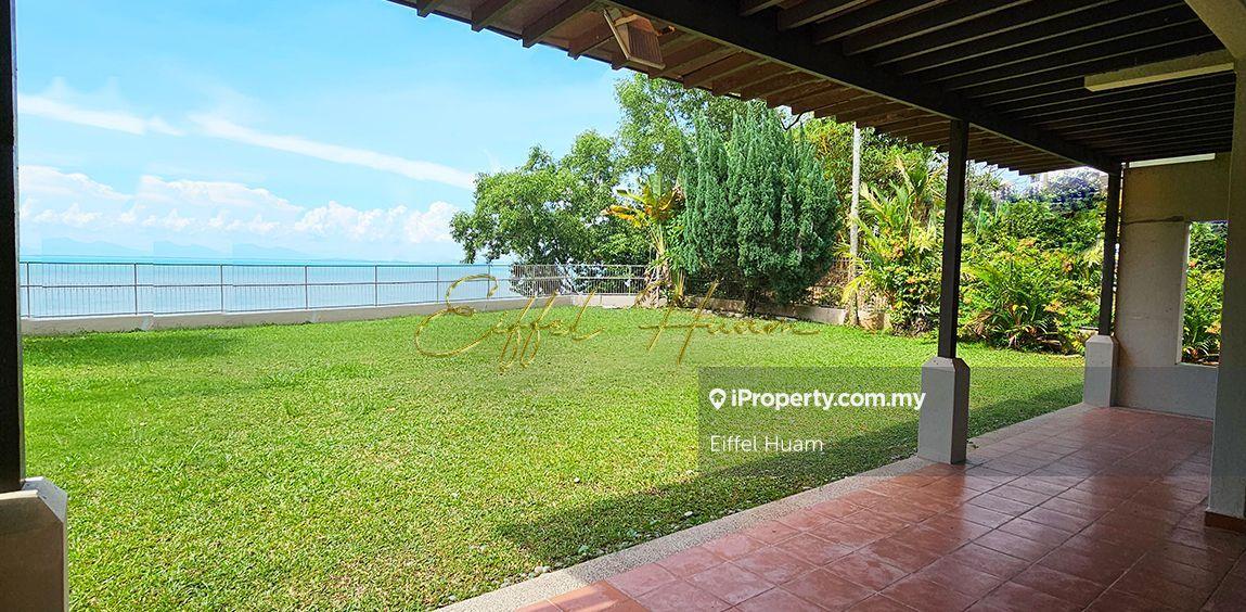Unique Rare Landed Double Storey Bungalow with Breathtaking Sea View