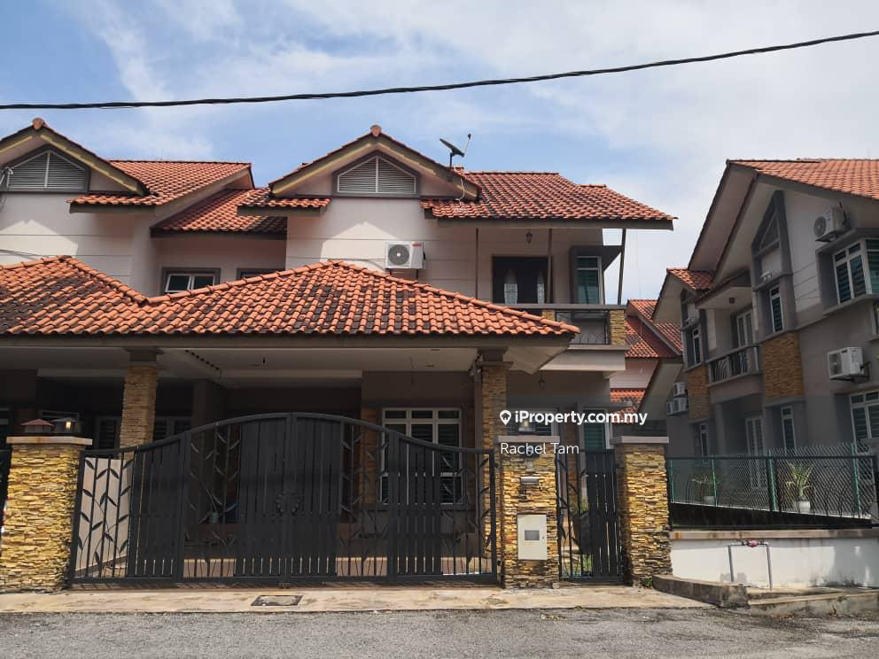 Pelindung Height Semi D Housr For Rent 