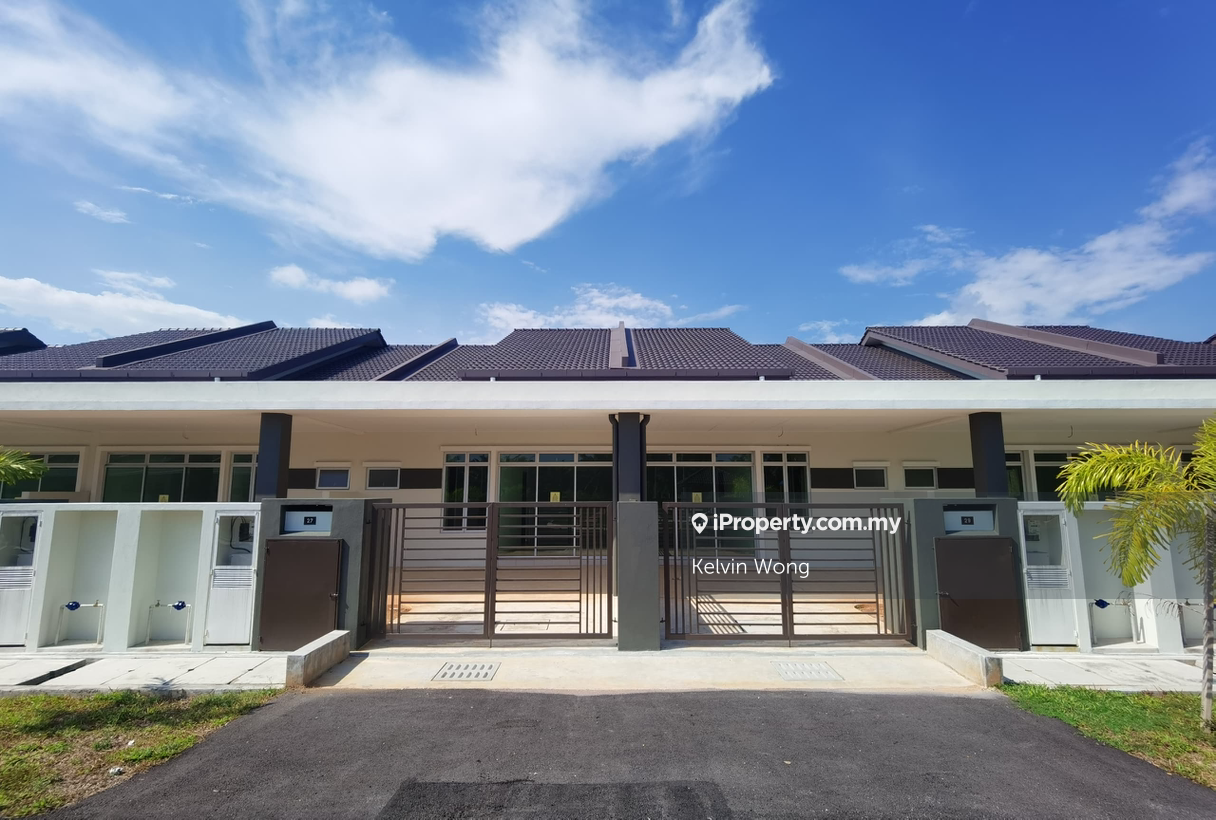 Jenjarom 1sty 20x109 open market 4r2b, nice location 