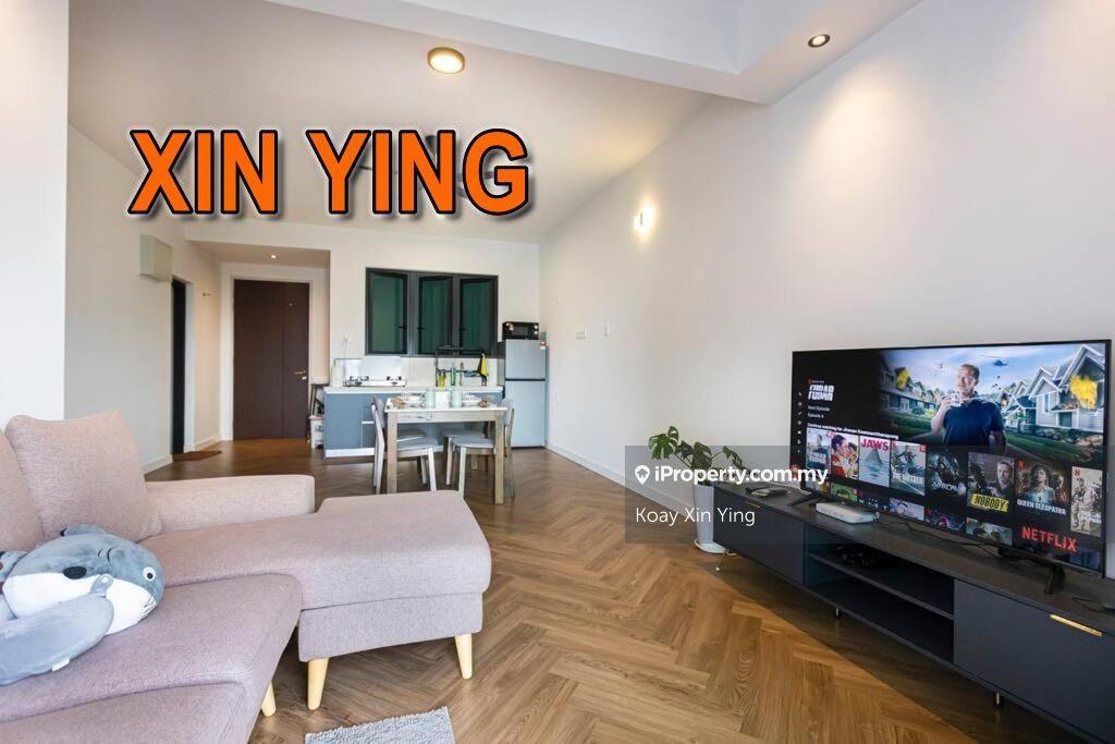 Tastefully Furnished & Renovated Unit, Middle Floor, Good Deal !! 