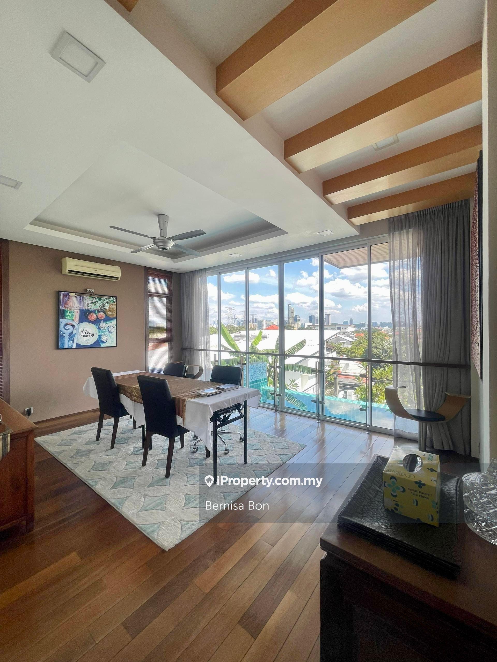 Fully rebuilt house, high quality finishing, architect owned house.
