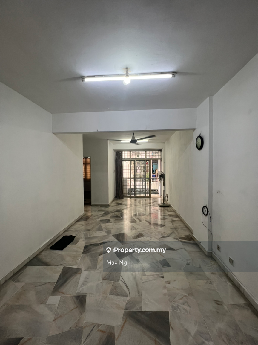 Urgent to sale Full furnished, level 1, direct owner