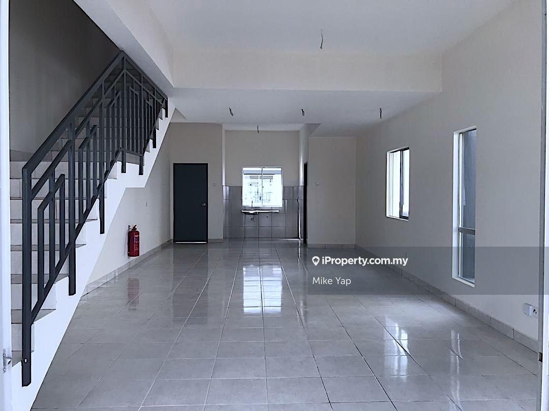 Easy access to selayang rawang town toll near to perodua factory