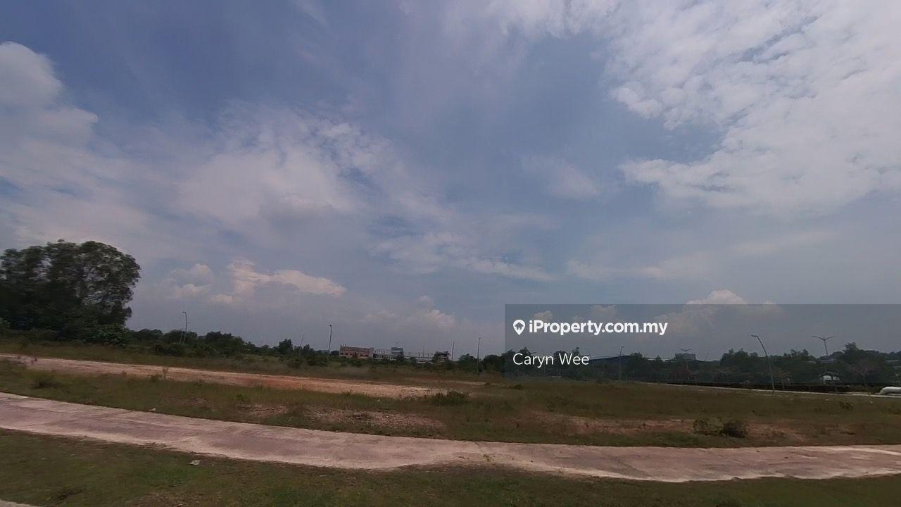 Freehold industrial land for sale at Elmina East