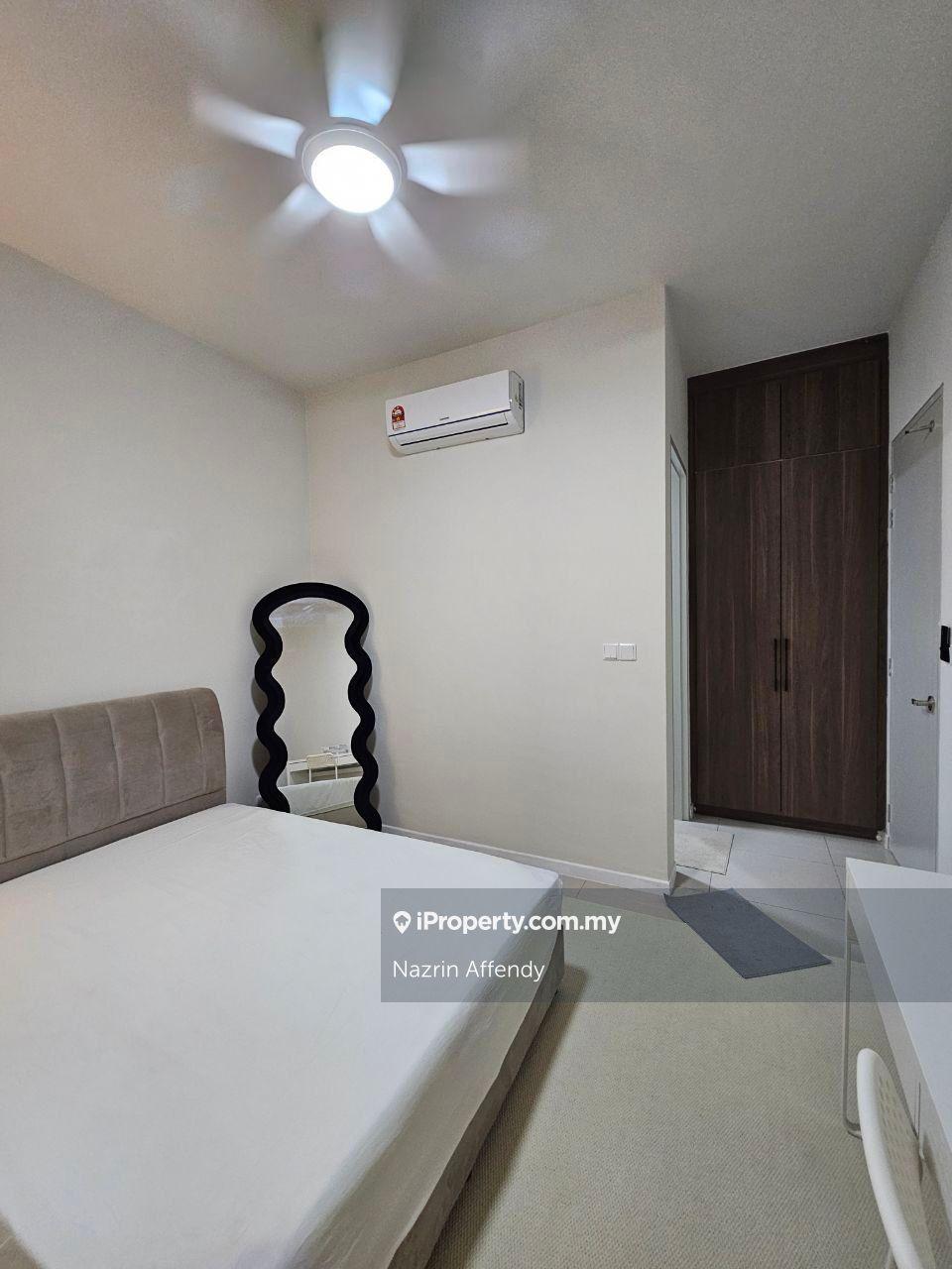 New available room for rent