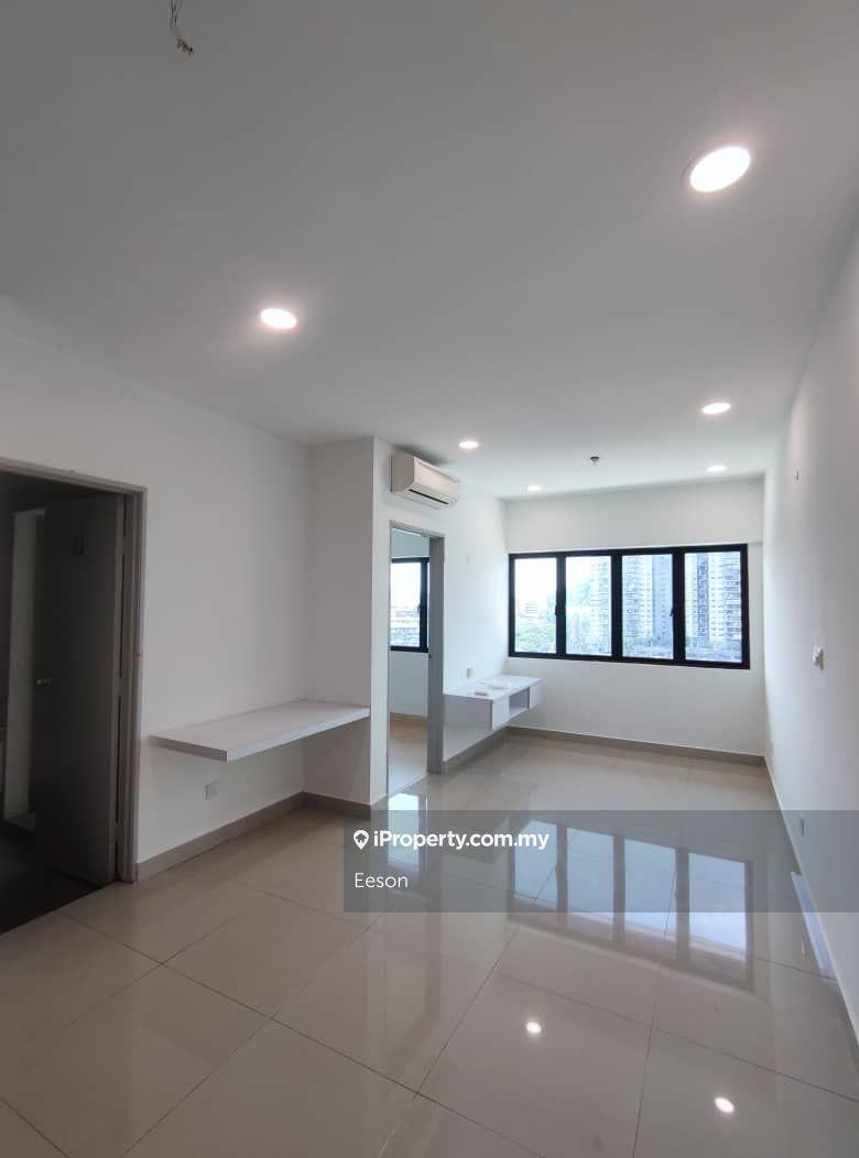 Hedgeford Nice view! Perfect Location! Partially Furnished! Best Deal!