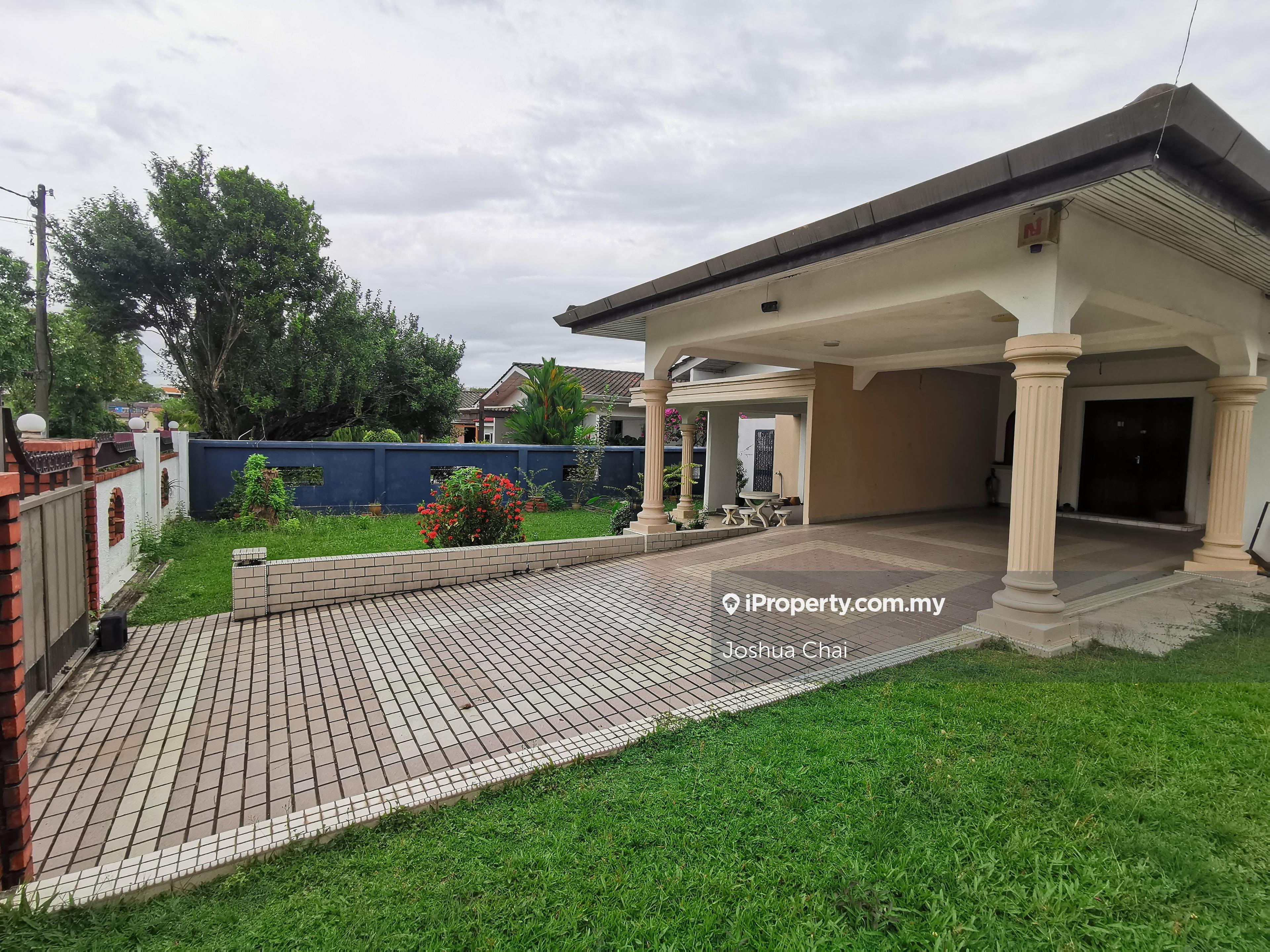 Single Storey Bungalow For Sale at Minden Heights 