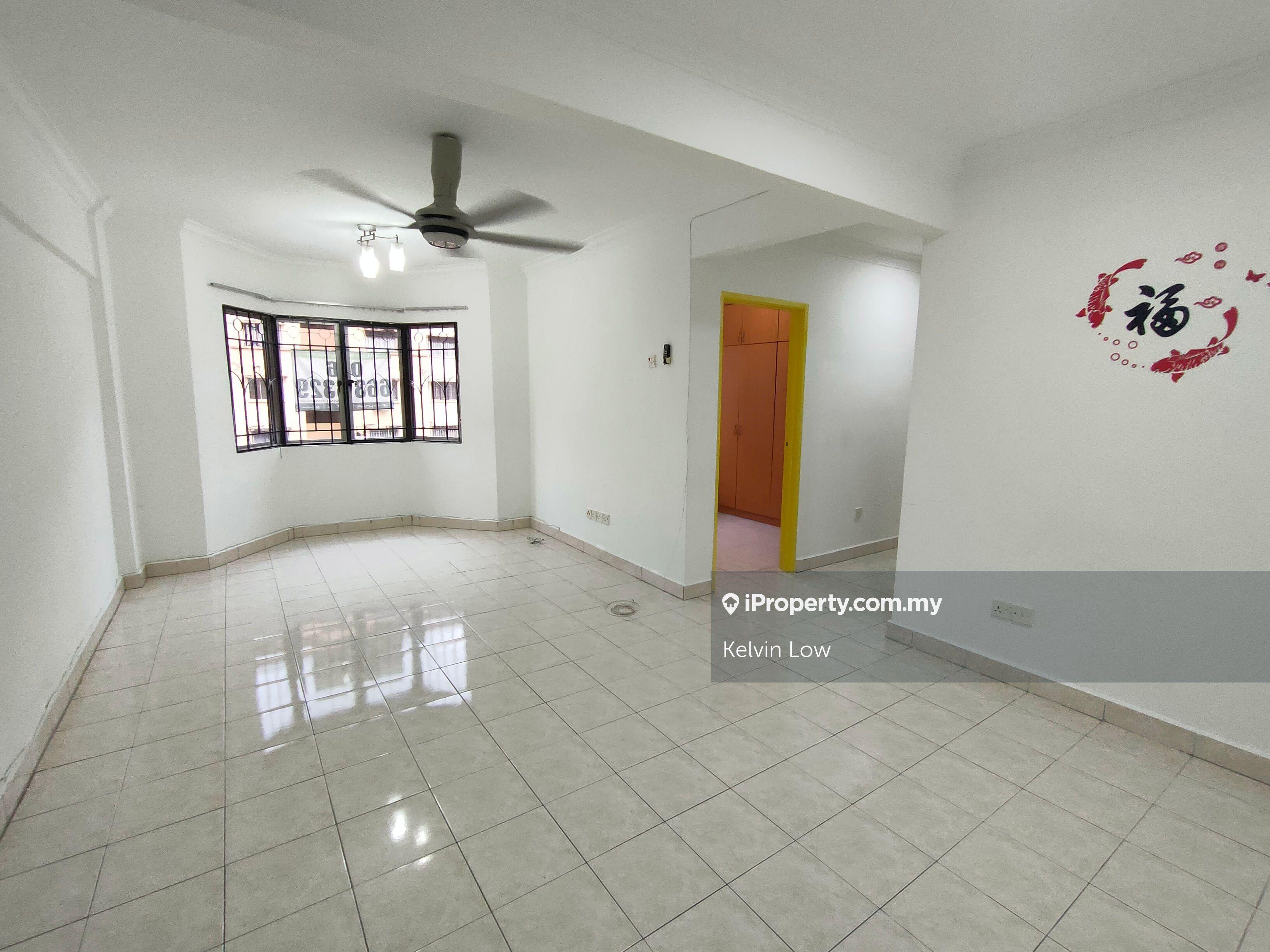 Pangsapuri Carlina Apartment Kota Damansara furnished with lift