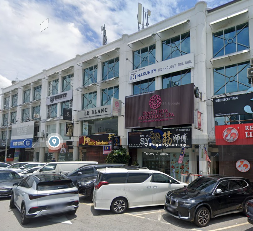Mature business area. Groundfloor unit