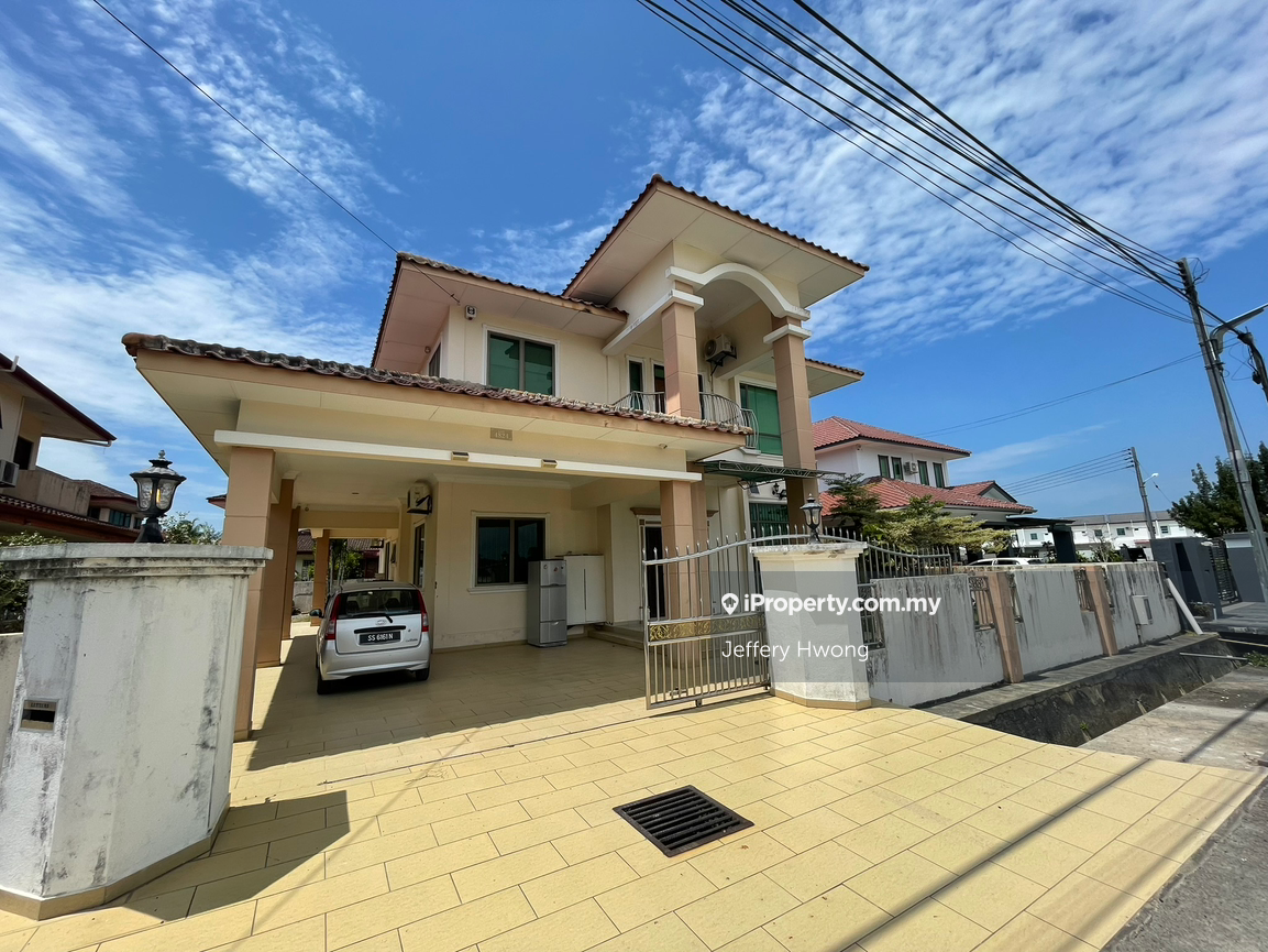 2 Sty Bungalow @ Luak Bay Ocean Park Miri