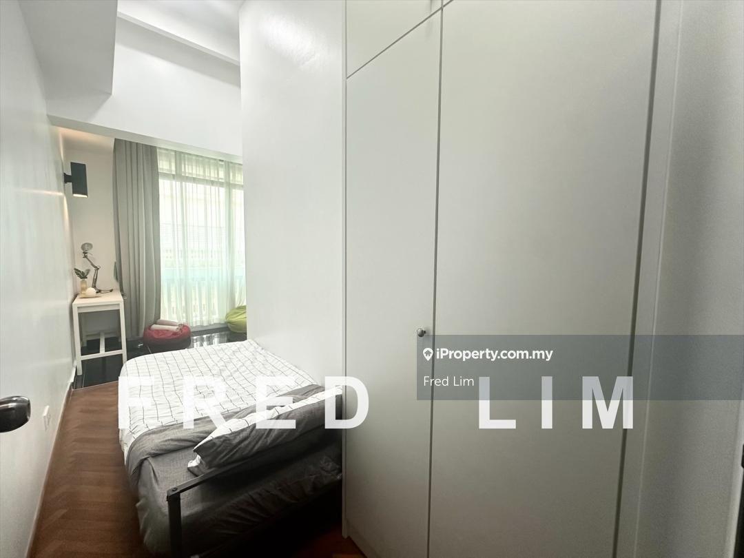 Straits Quay 1300 sq ft Unit For Sale