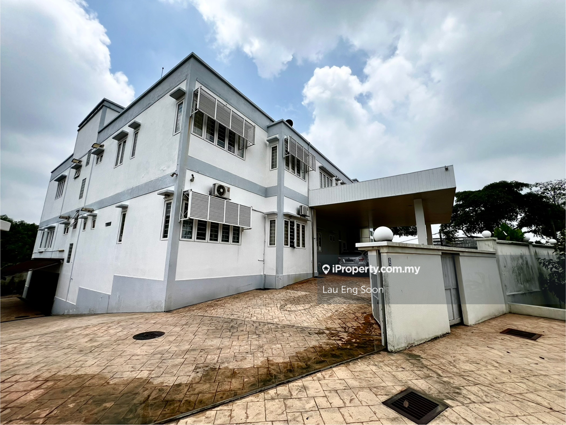 3 storey Individual Bungalow for Sale 