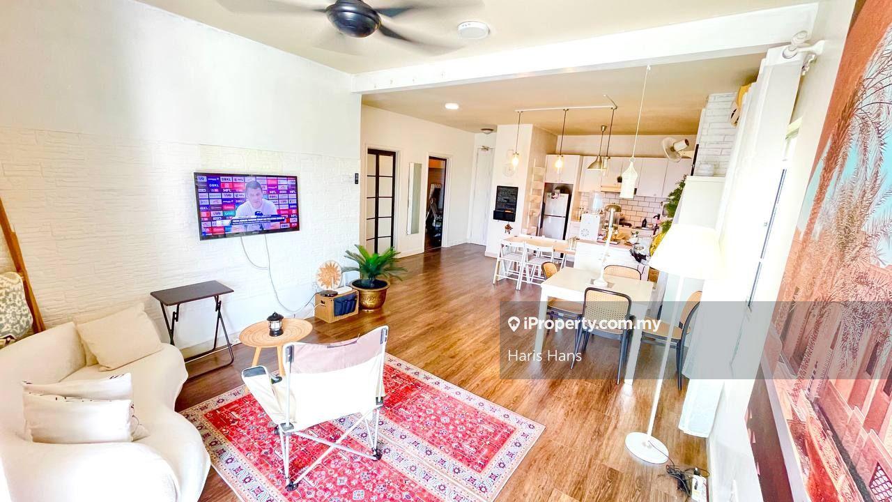 Good Location Good for Investment Walking to MRT  KTM Partly Furnished