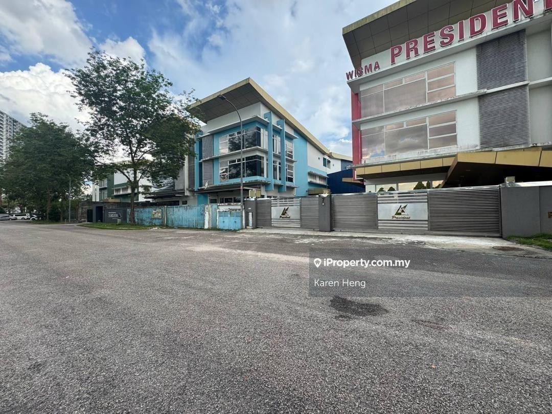Kempas Lama 3 Storey Semi D factory Adjoining Unit for Sale