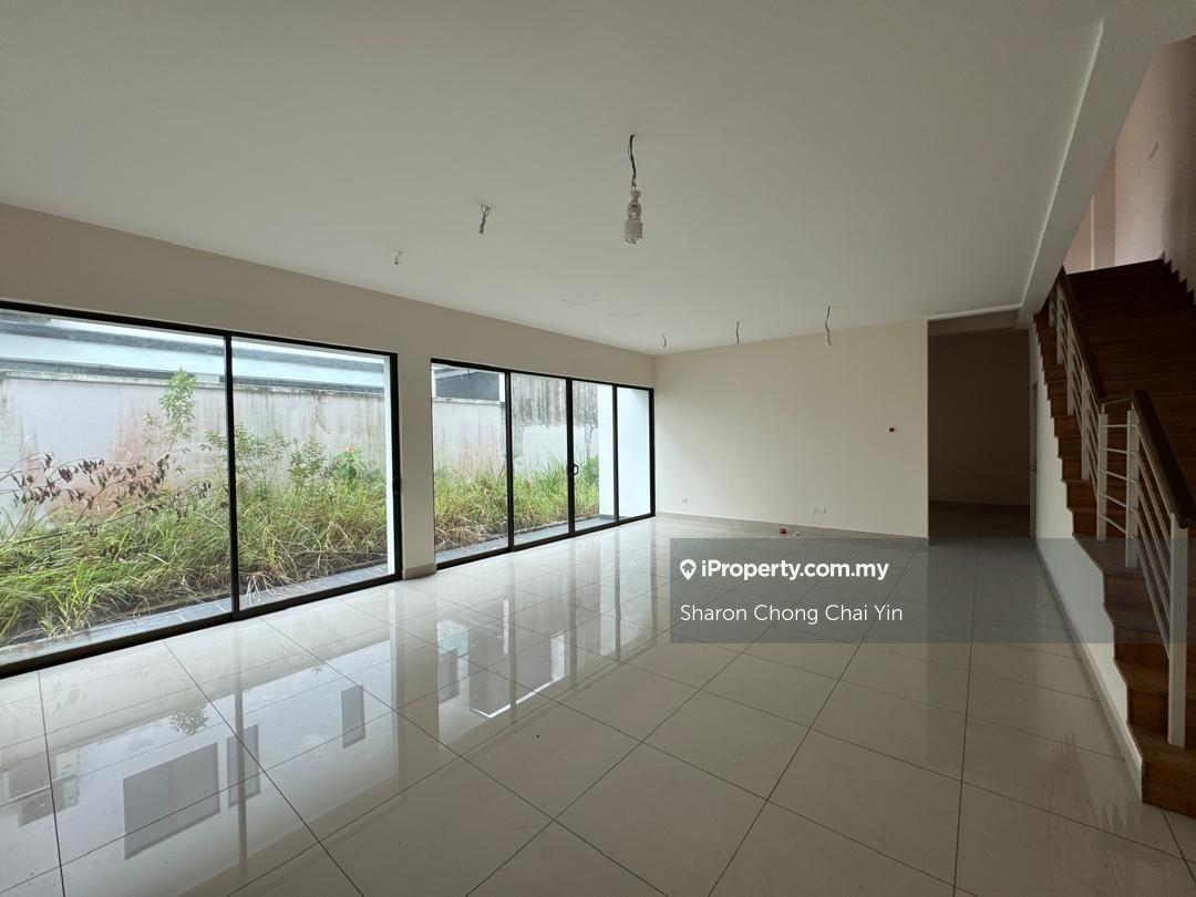 Adda Heights Double Storey Cluster (New, not occupied before)