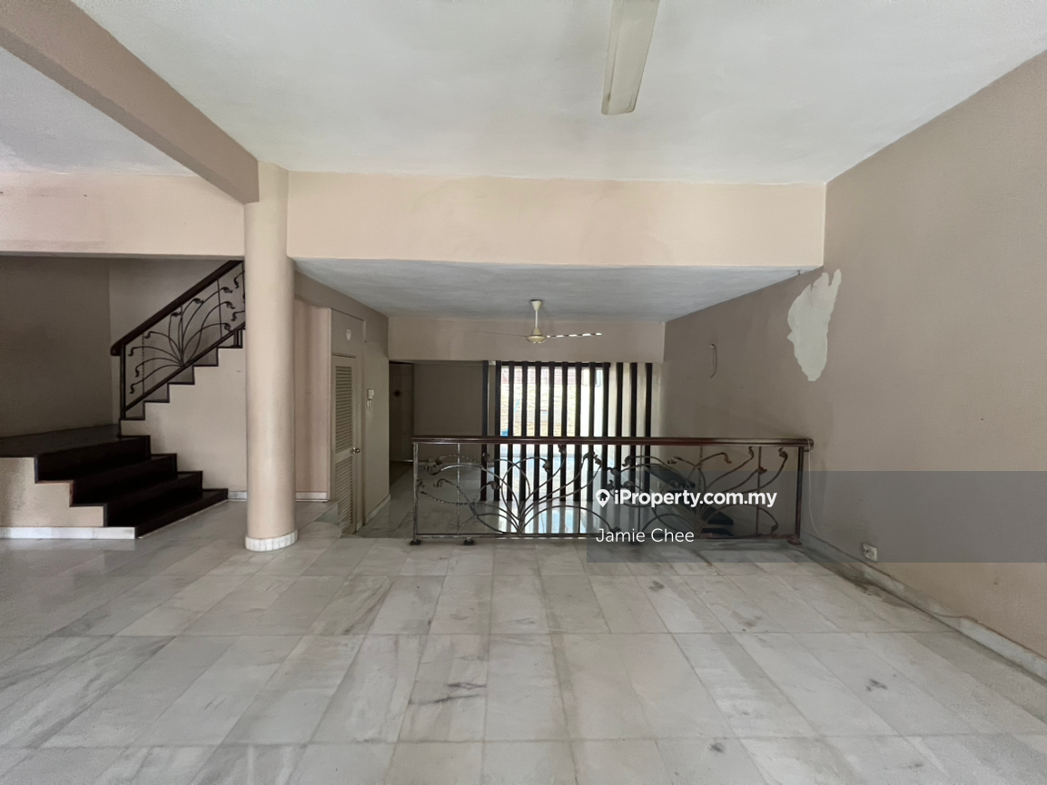 Terrace house for sale
