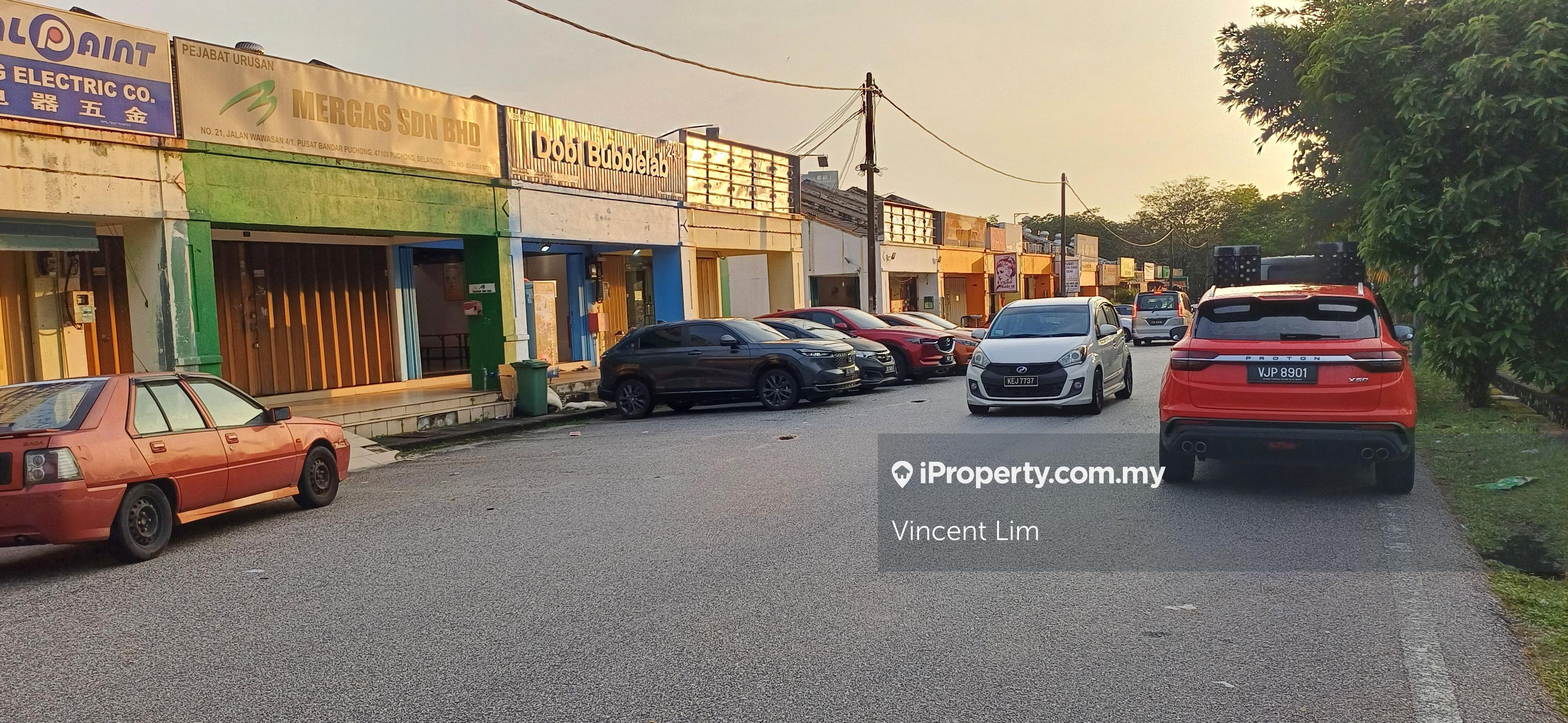 Single Storey Shop Facing Main Road.