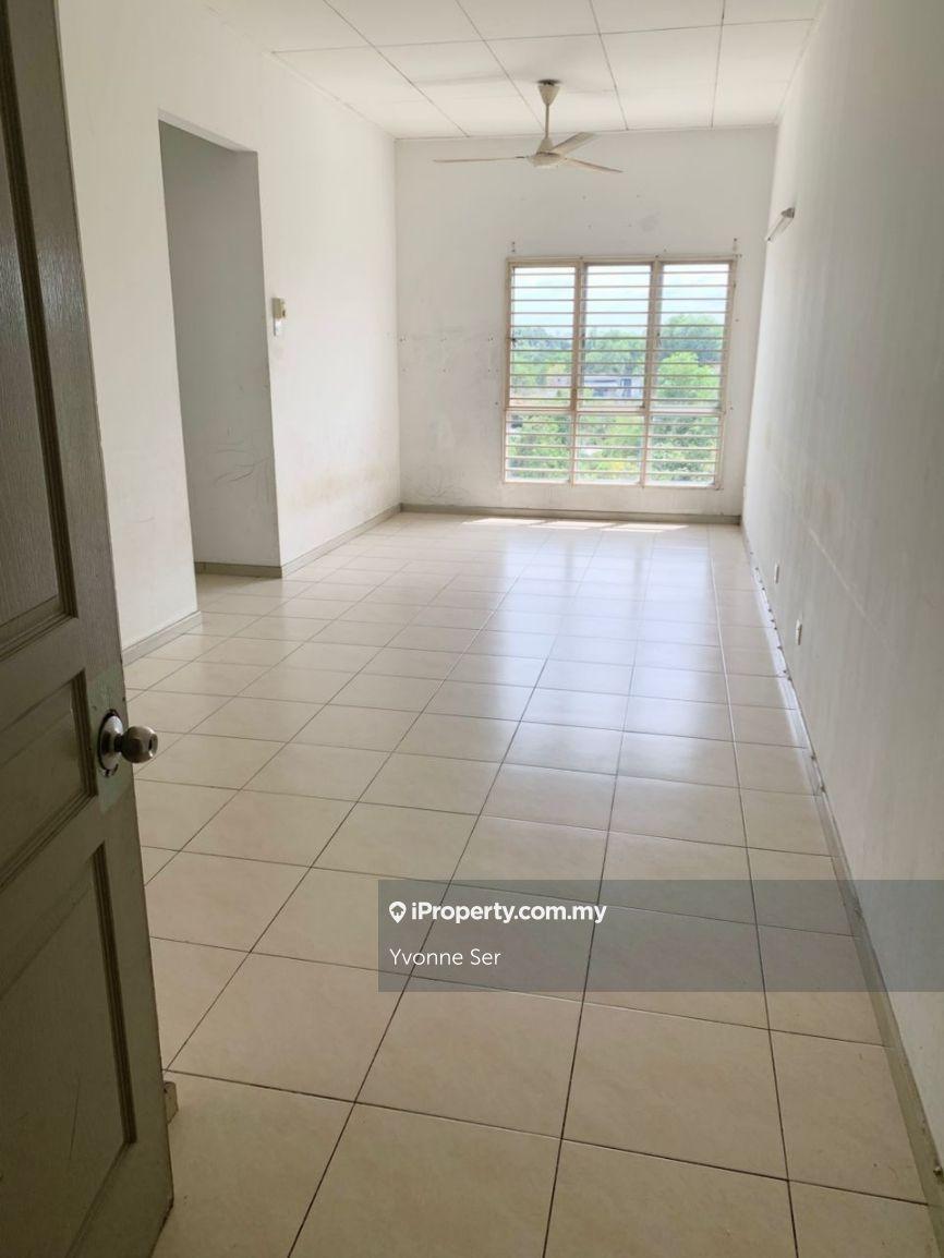 Baiduri court apartment 