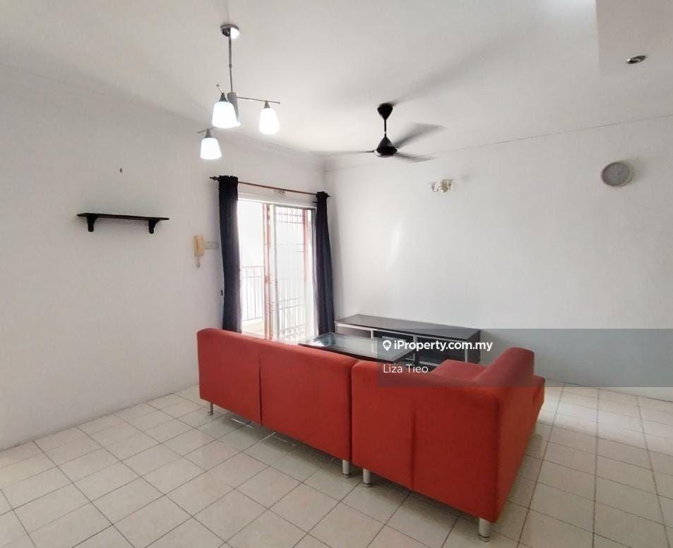 High Floor Unit with Nice View, Near MRT and The Curve