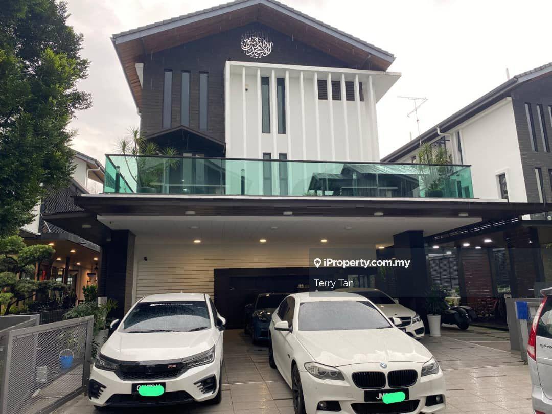 Senibong Cove Grandeur 3 Storey Bungalow