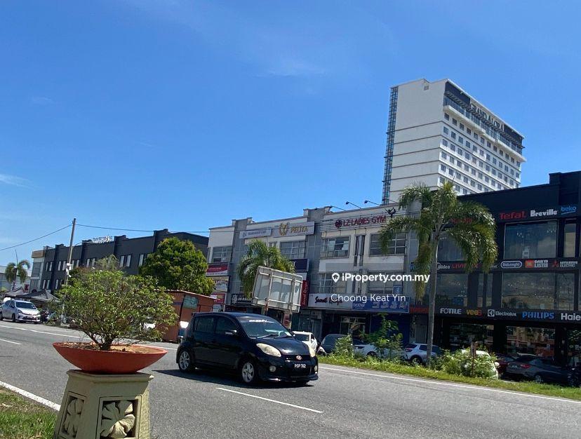 Facing Mainroad 3 Storey Shoplot for Sale at Mergong Alor Setar