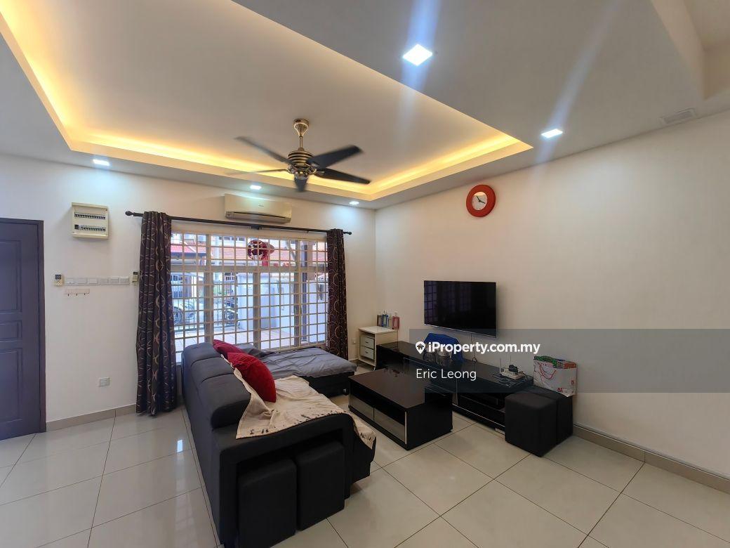 2 Storey House Renovated Unit Fully Furnish