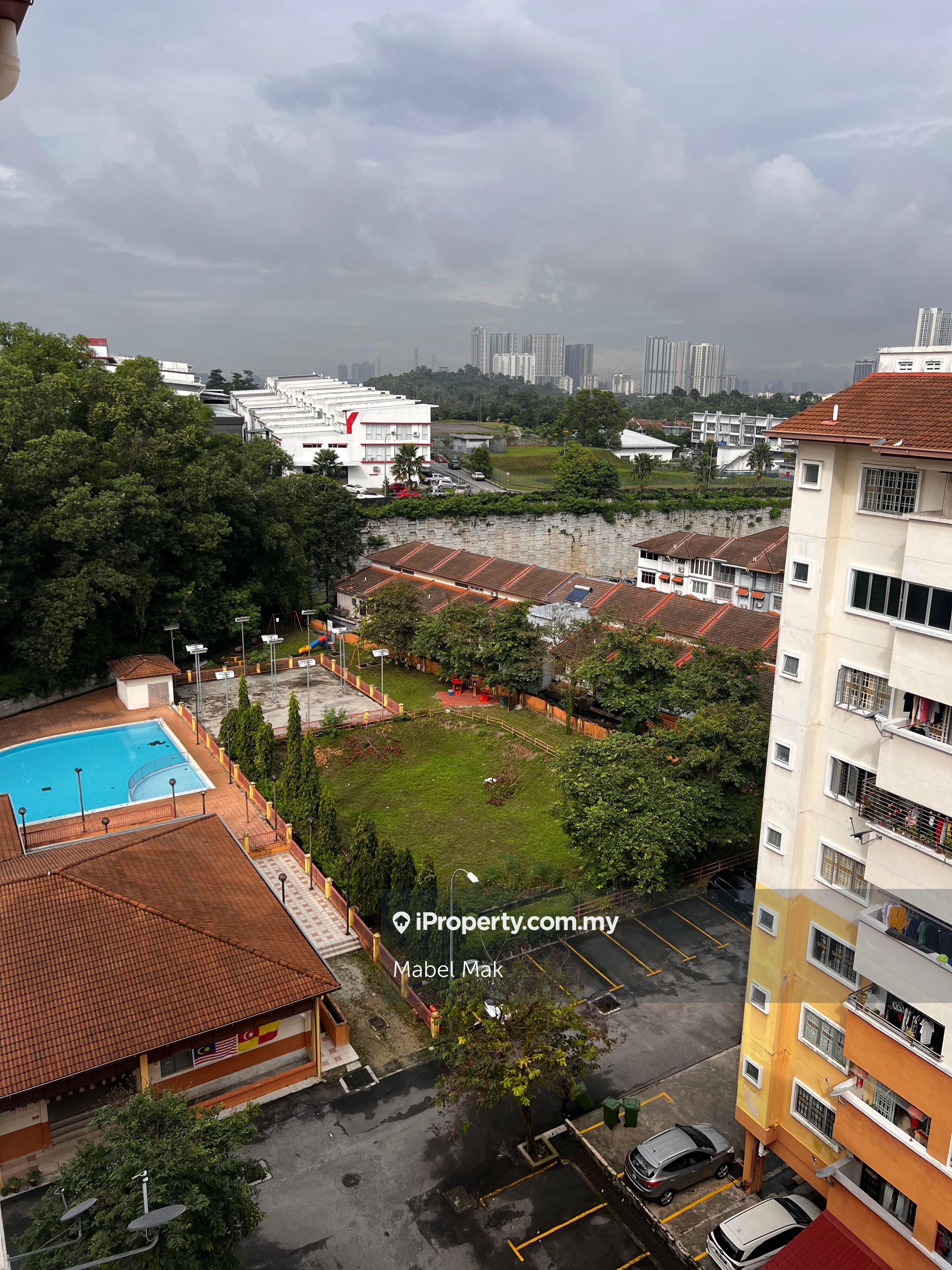 Cheap !! High Floor Pool View Unit for Sale at Serdang Villa Apartment