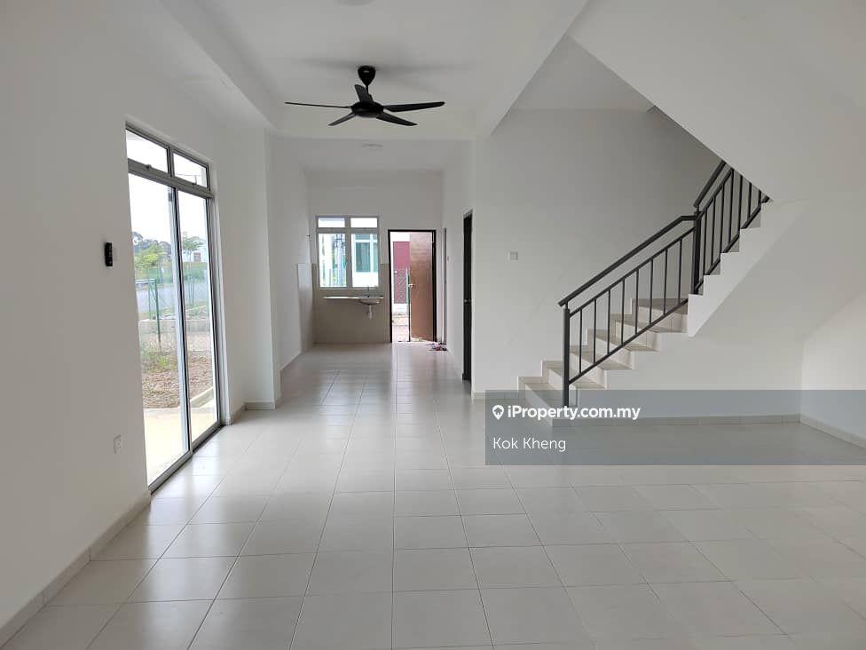 Double Storey Terrace (Corner unit)  For Rent 