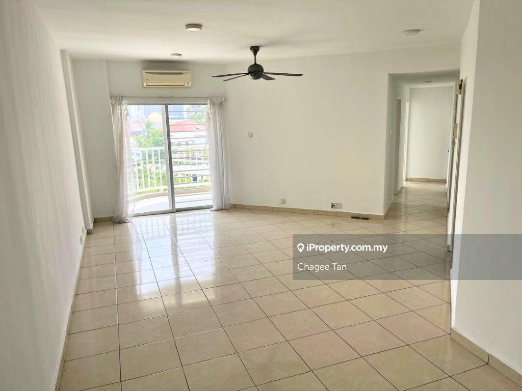 Nice and renovated unit, near Ampang.