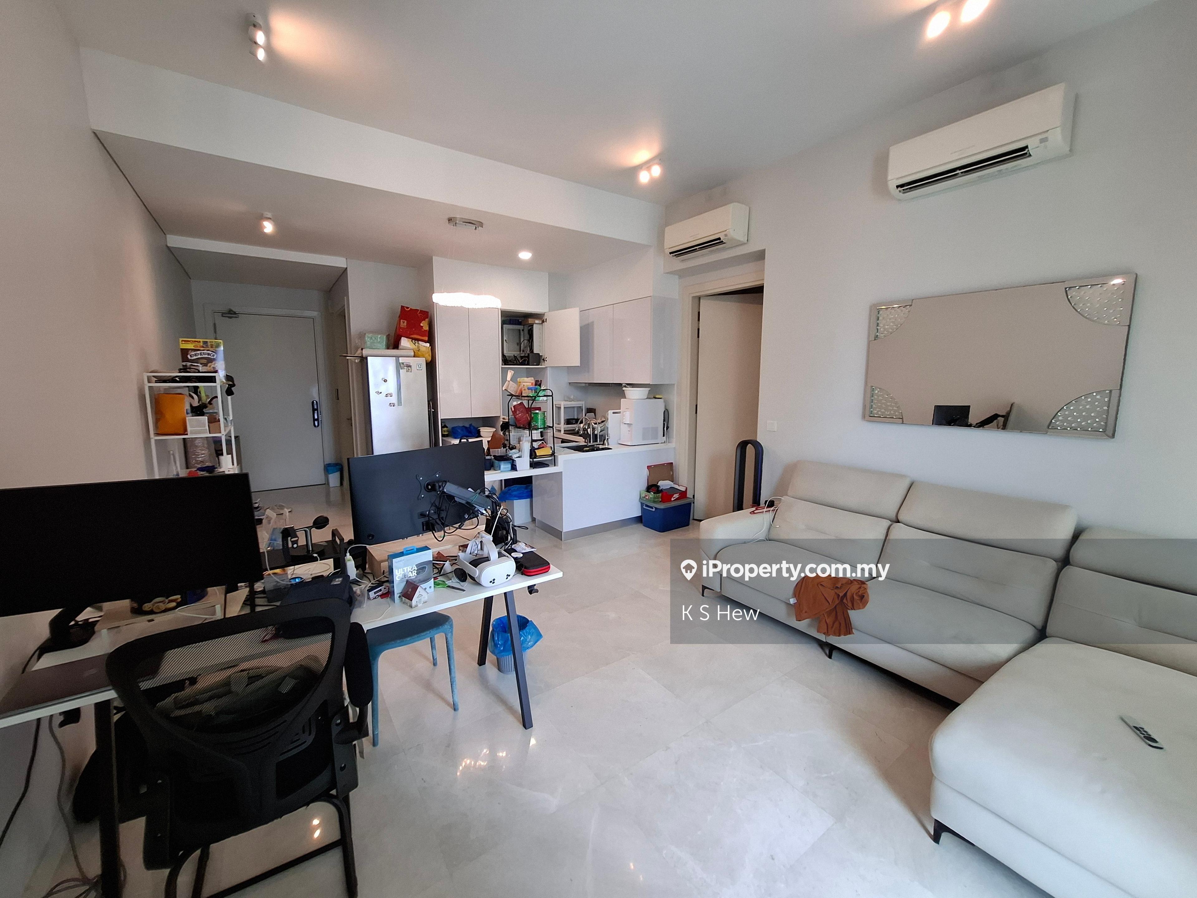 800sf,opposite mid valley and kl eco city,partly furnished,high floor