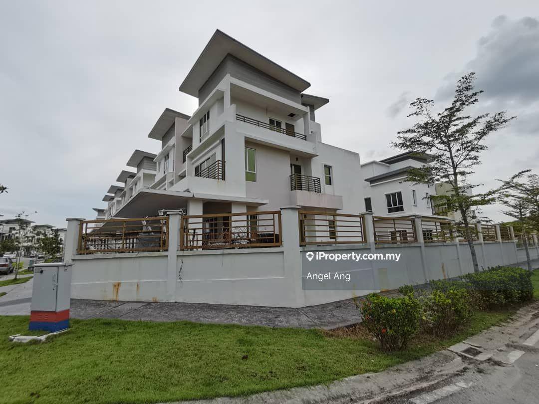 Semi-D house for Sale