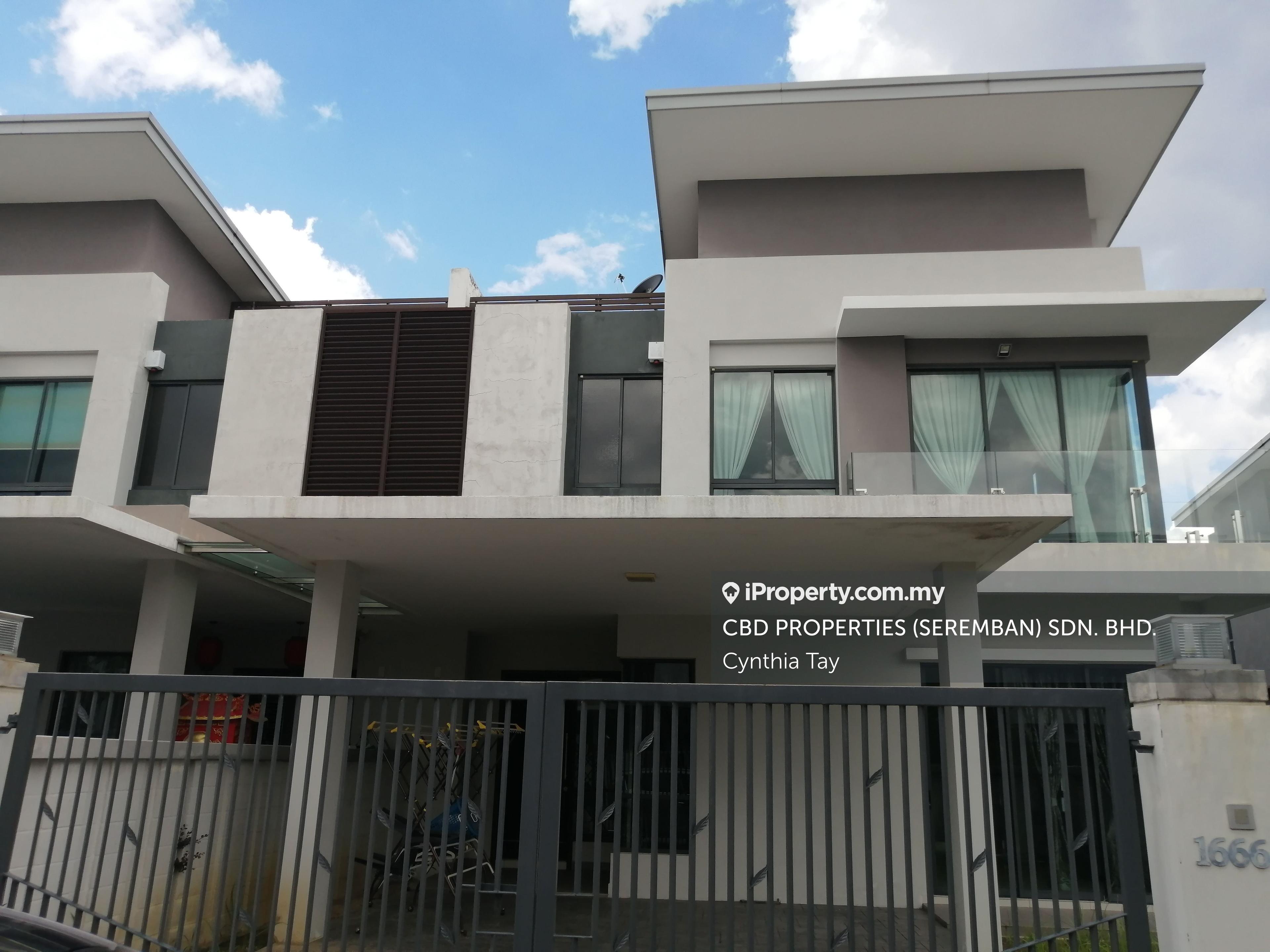 Semi-D house for Rent