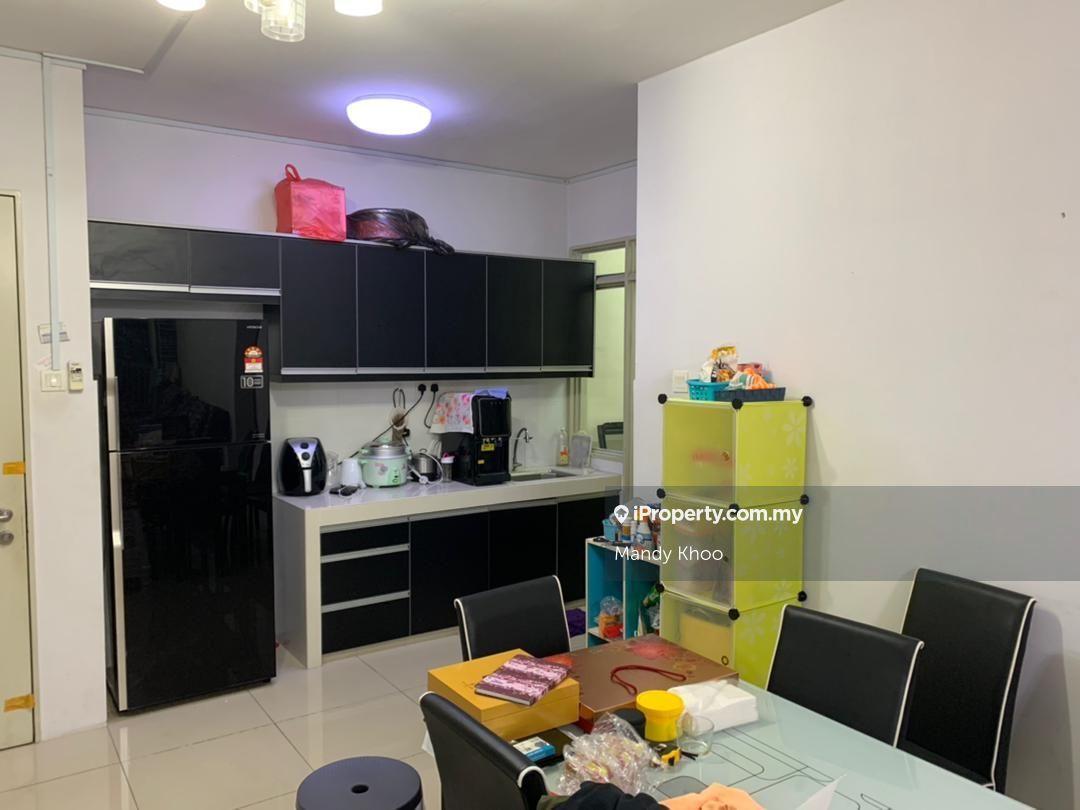 Platinum lake pv15 condo,setapak,1500sqft 2 parking lots,near eateries