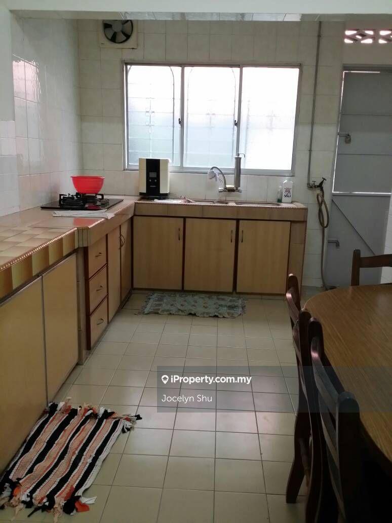 Walking distance to shops & main road Taman Daya Kepong