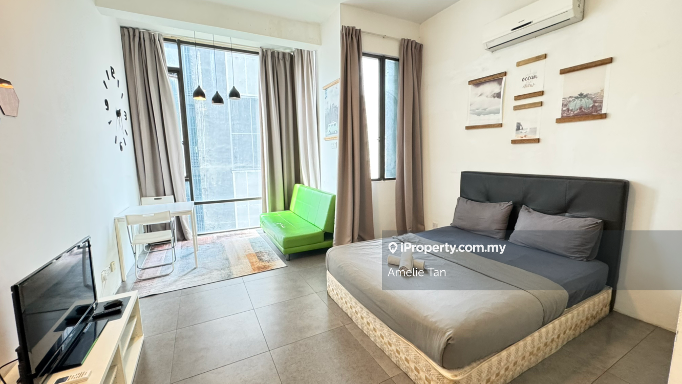 Tastefully furnished studio