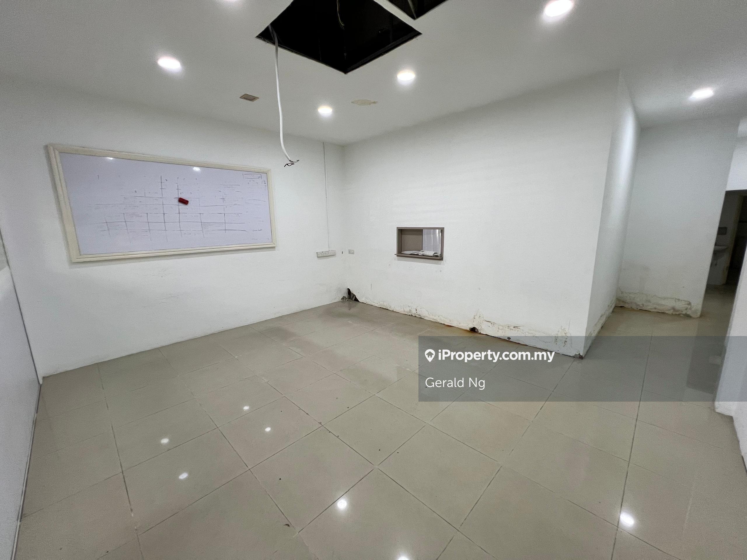 Ground Floor Shop to Let 1200sqft 3rd Mile Square Old Klang Road