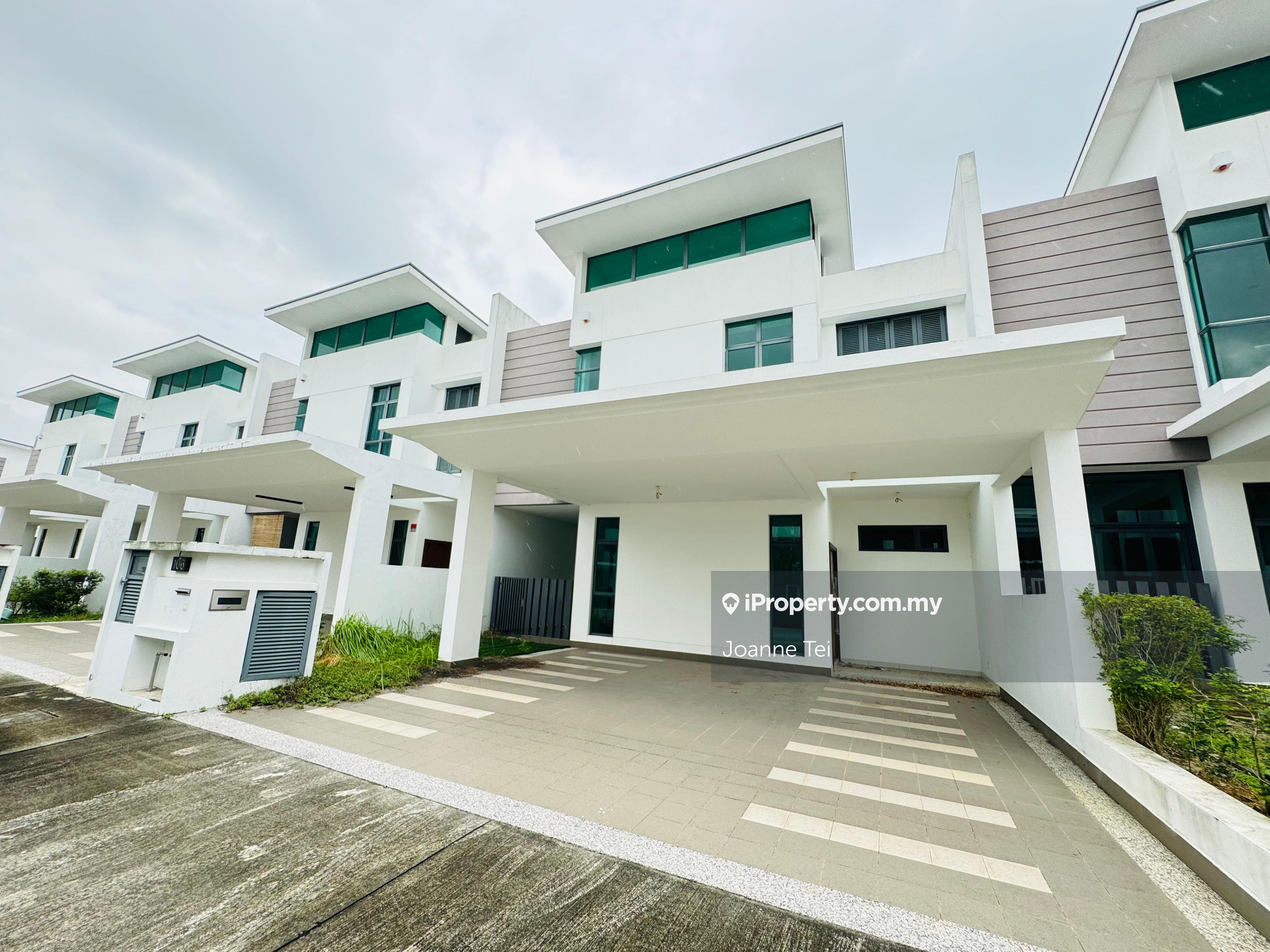 Semi-D house for Sale