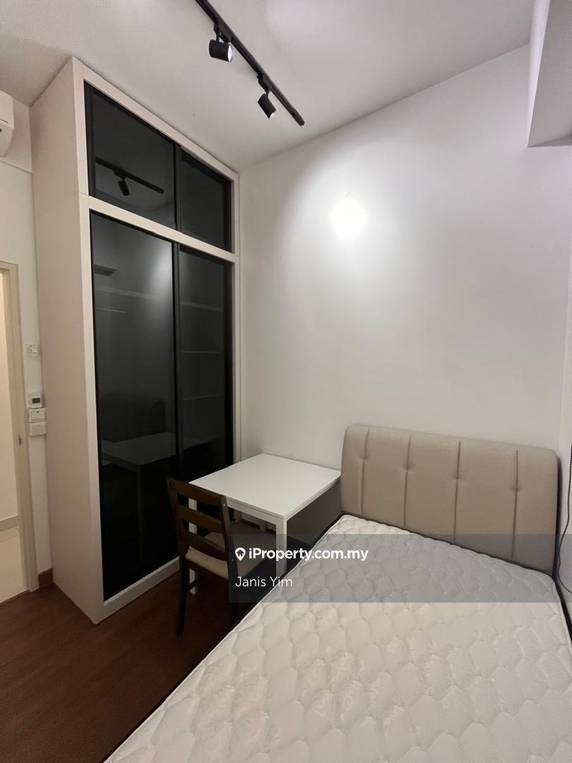 Greenfield Residence Small Room For Rent 