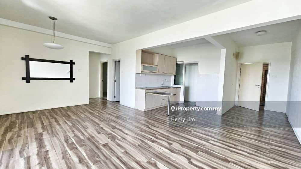 End lot with golf view unit 2 car parks